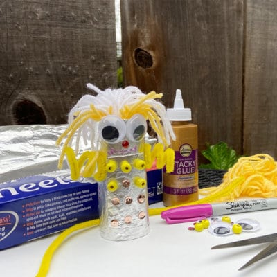 DIY mini robot activity for girls